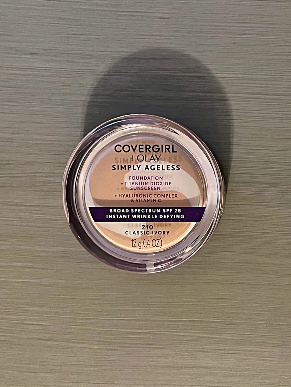 COVERGIRL Olay Simply Ageless Wrinkle Defying Foundation 210 Classic Ivory SPF